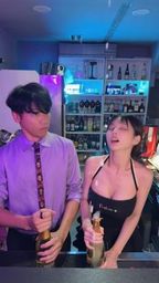 shff.tw : 我的專長是開香檳啦(///▽///)
姐接剛在 SWAG 上開張,記得點點關注🥂✨
#巨乳 #美少女 #小隻馬 #露臉 #台灣 #搞笑