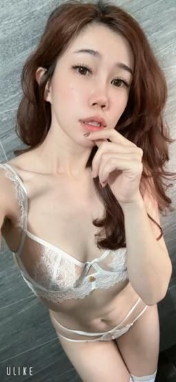sexy_miya : 喜歡純慾白色嗎😈😈