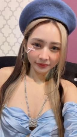 miao__ : Babe 想看我跳舞💃嗎😝
