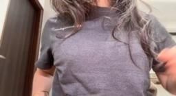 aabbcc718293 : 喜歡這個顏色的內衣嗎❓還是老師粉色乳頭❓