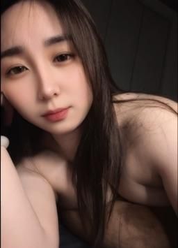 lynn_99 : 快幫99揉奶❤️