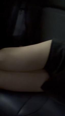 teresa0306 : 你會欺負睡得毫無防備的女生嗎？