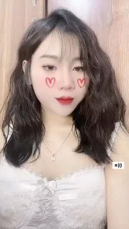 bimngon : Em là cô gái nhỏ ngắn 🥰