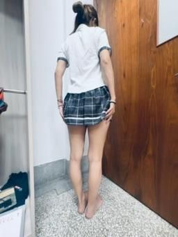 mollywife : 長腿肥臀想進來嗎?