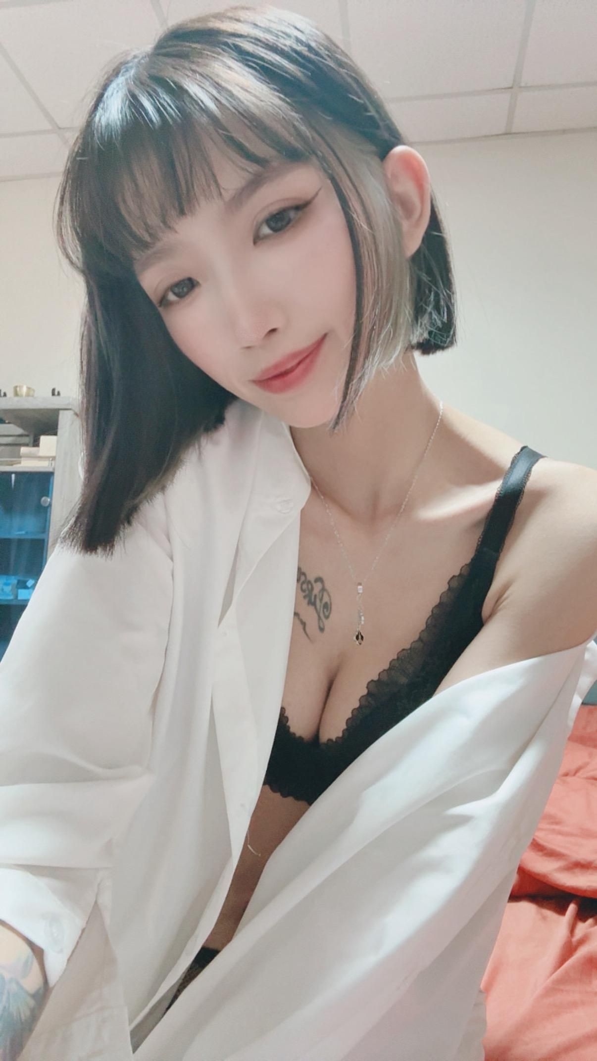 sexyellie : 想被發現😈