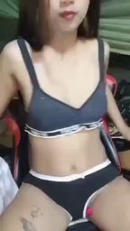 modelll : show nipple 露奶頭