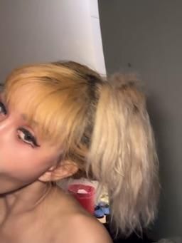  : 把蛋蛋也放进我嘴里一起舔……教授舒服 吗？💦💦💦💦💦💦💦💦