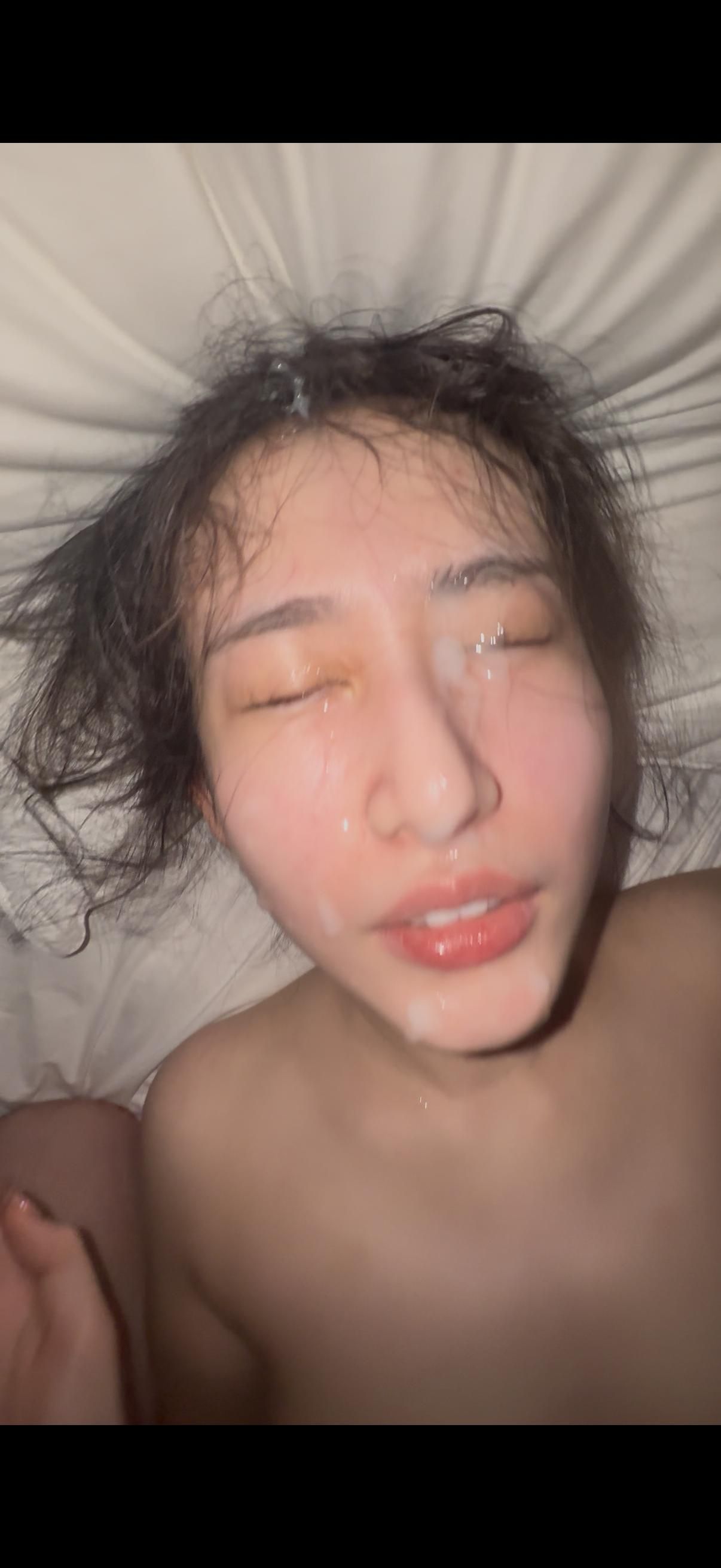 crystal_baebaby : 跟老子做愛🩷第三集 幹突然被射滿臉⋯