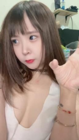 cherry0323 : 真的很謝謝各位寶寶💗
雖然我開播時段很看工作跟家人才能上來陪陪大家
但上來的話一定會儘量陪伴大家滿足願望🥺
希望各位老公們能多愛戴我一點不要對我太嚴苛
給你們看看現在的我🤣