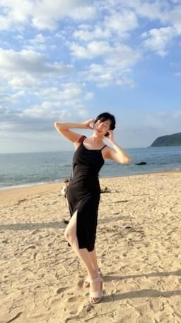 bershuka : 分享我的私下日常生活🙈我這幾天去了一個有許多美麗風景的城市🏙️陽光明媚的海邊🏝️海色、沙子,以及夕陽下粉紅、暖橘與金色交織的漸層顏色⋯真美💗
你也有去過這邊嗎?歡迎私訊跟我分享心得🙌🏻