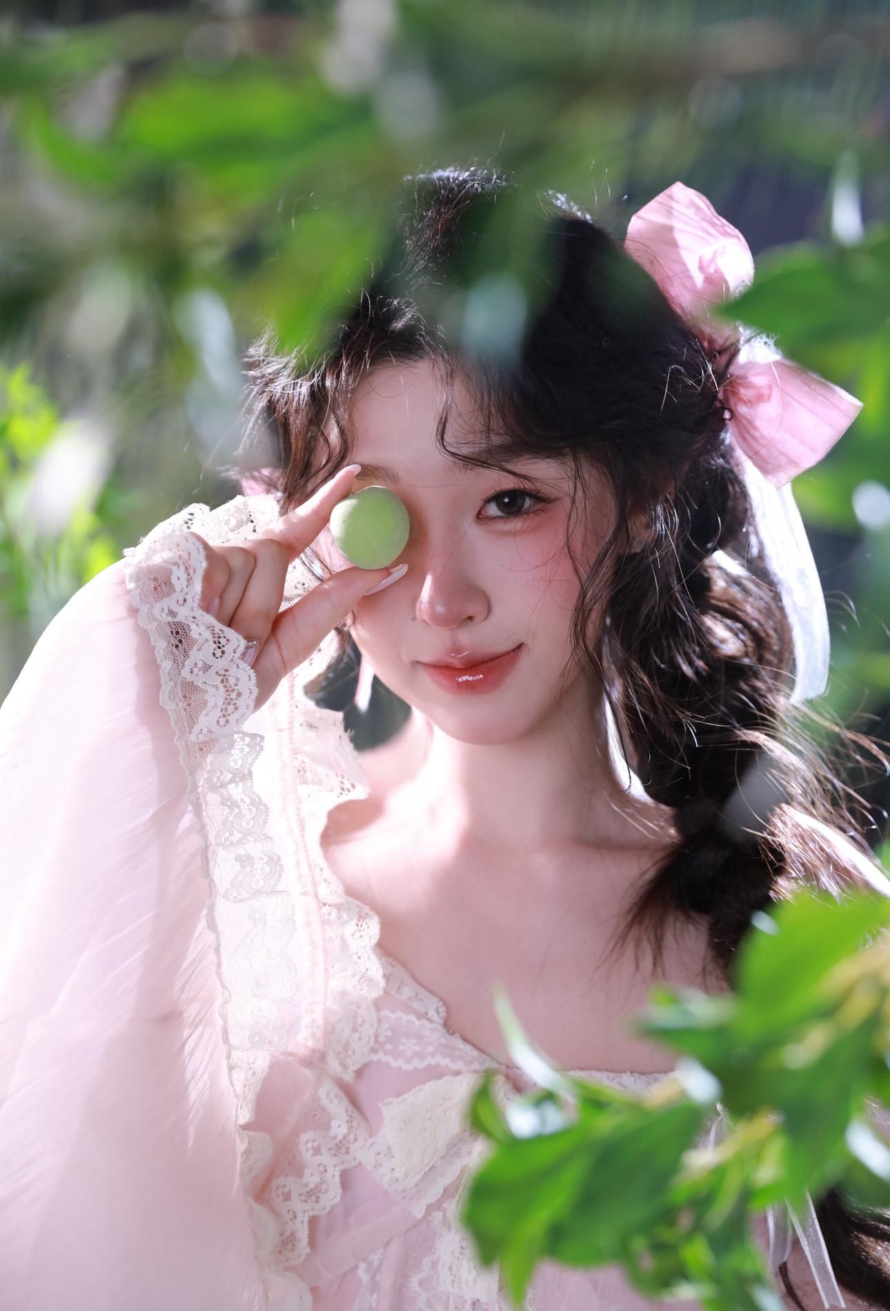 cutieivy : 在深圳拍完寫真抽空跳的!#手勢舞 #離人賦