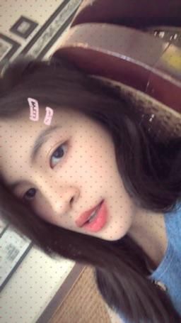 liesye8 : Hi everyonee🤍
