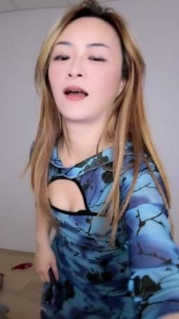  : 旗袍脫衣全裸熱舞秀