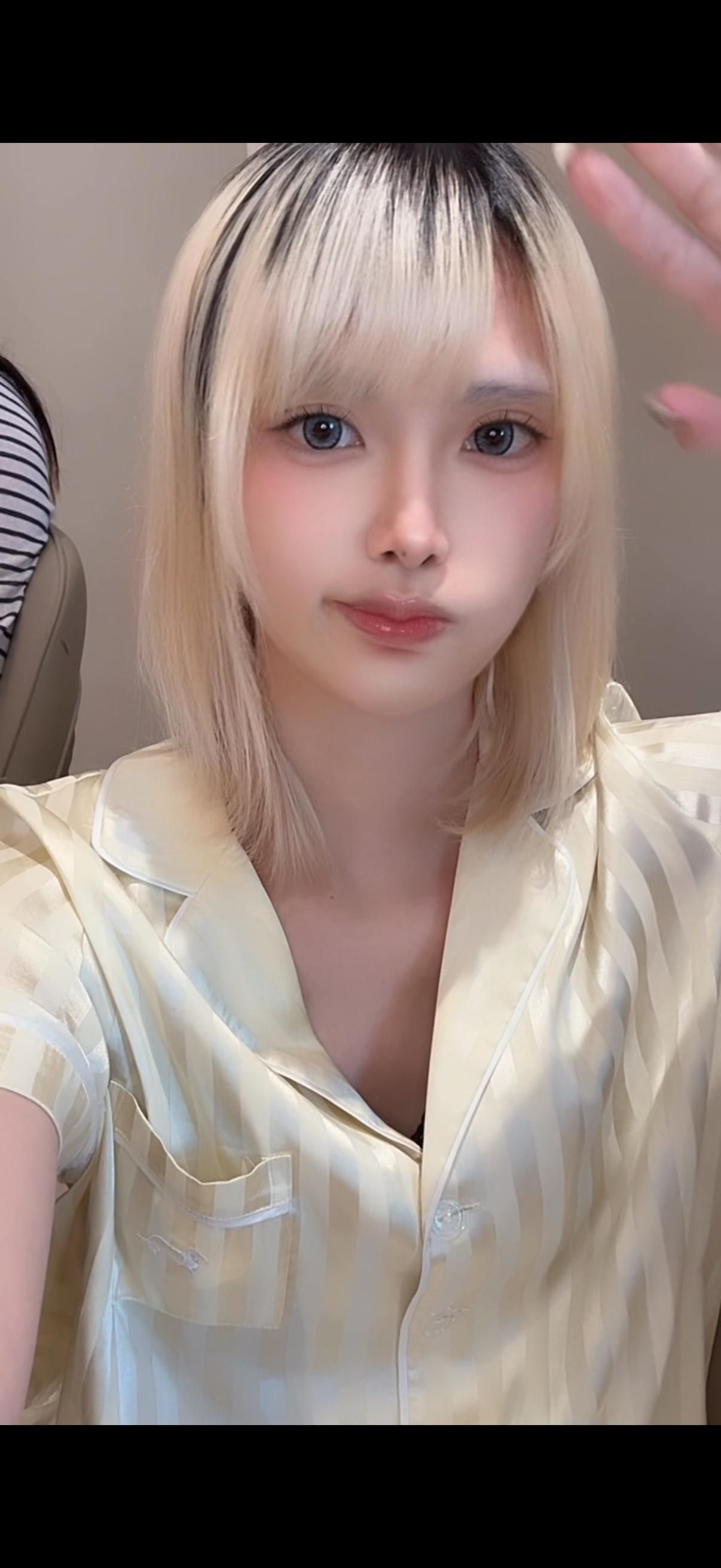 neko__ : 看一下禮物們🥺