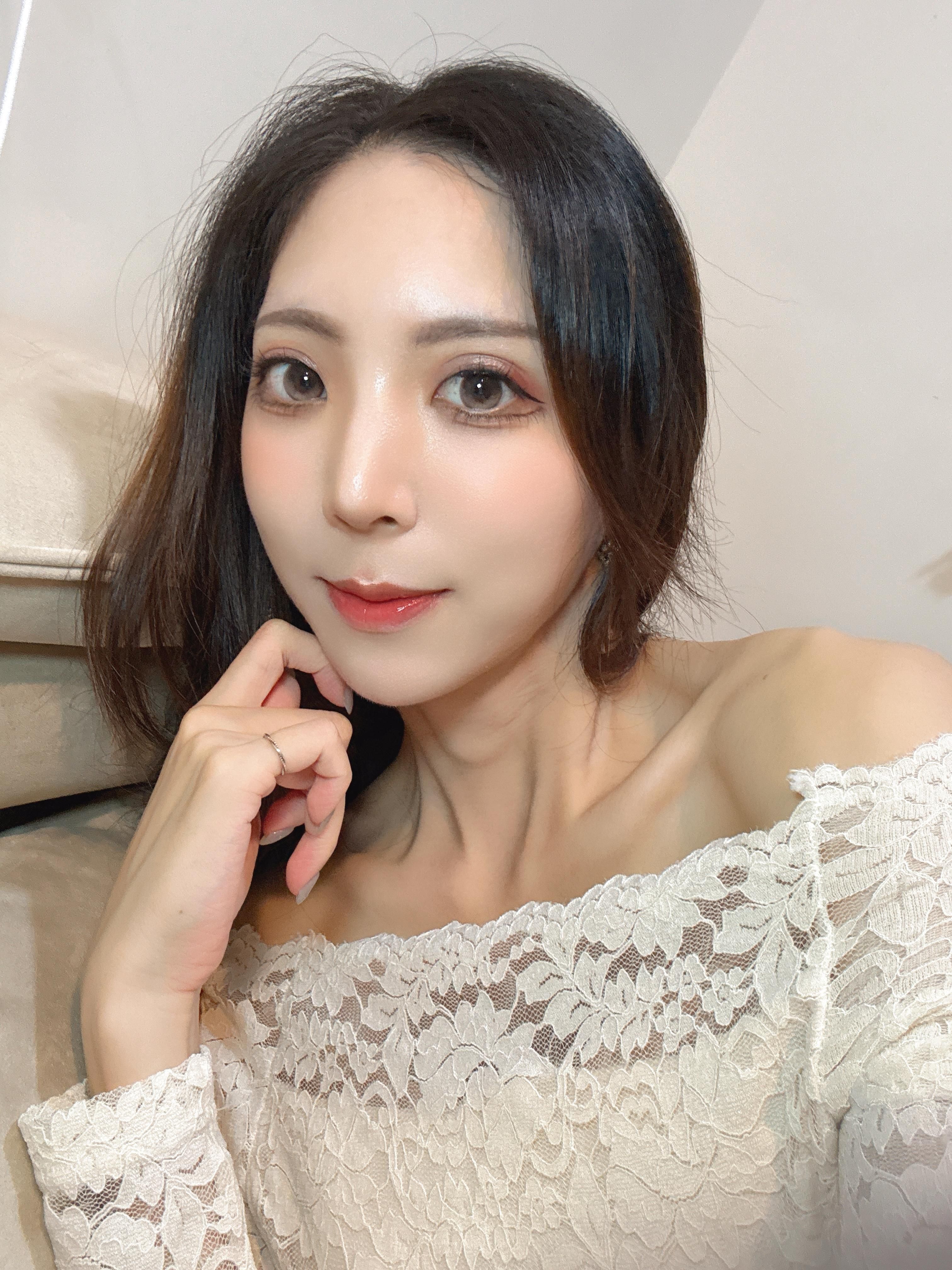ve_venus : 參加女神聚會的妍➡️回家後的妍