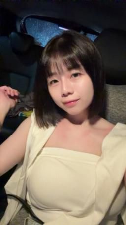 chavalove : 其實我長這樣 跟直播的濾鏡不一樣吧 嘻嘻