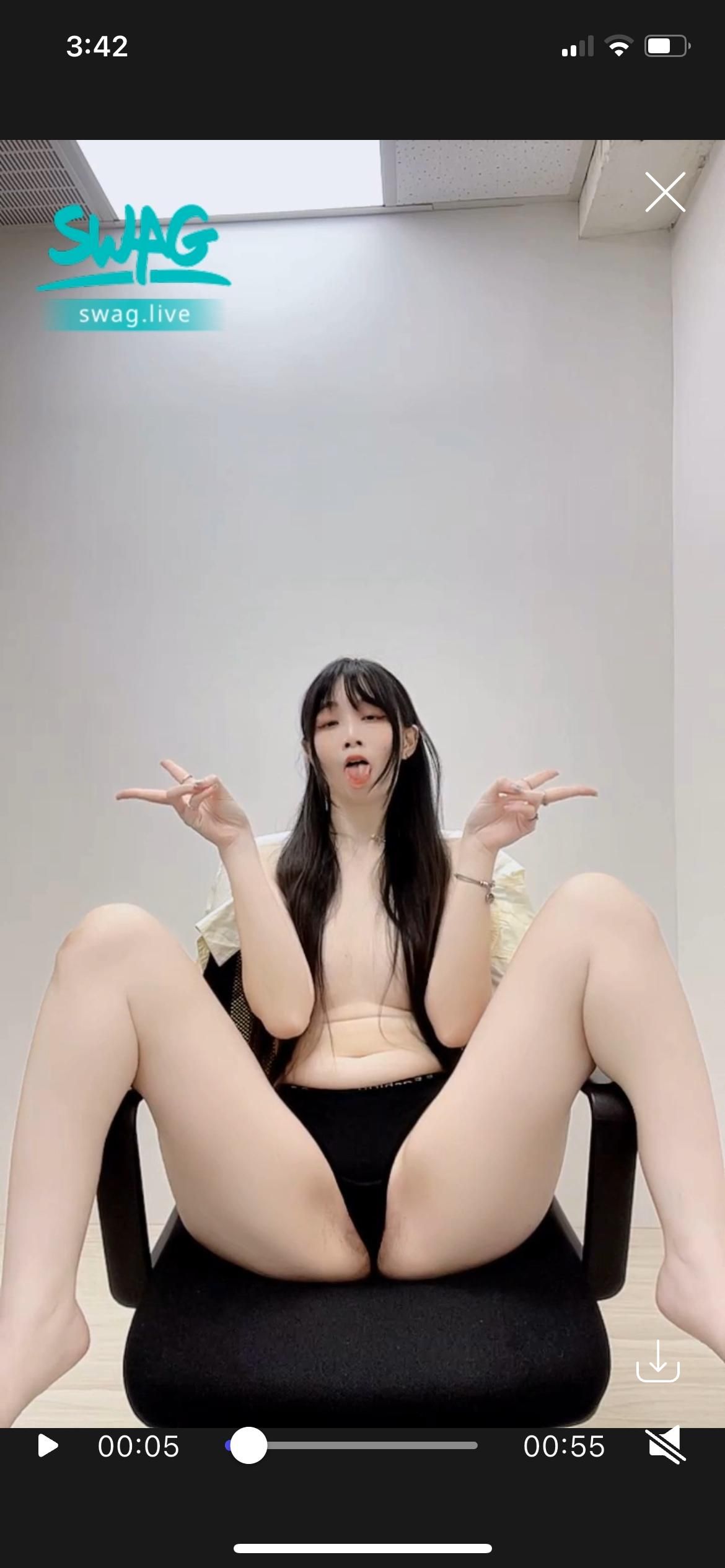 coresa : 看我用手指按舌頭👅💋
 #特寫 #舌尖誘惑 #心動