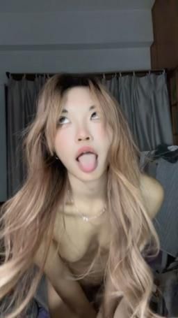 oo._.tv : 開頭超色啊嘿顏後面全程大力晃奶的裸舞