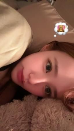 aprillady : 猜猜我在幹嘛👀