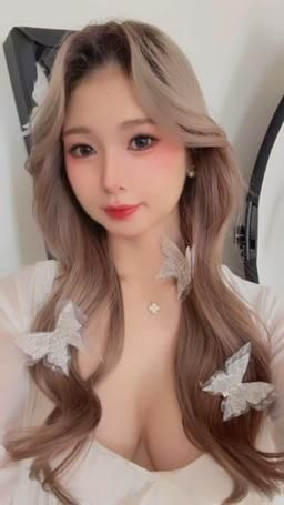 d_d..d_d : Babe9/27晚上記得來看妃妃ㄡ❤️
準備了驚喜給大家～ 一起同樂一起開心🥳