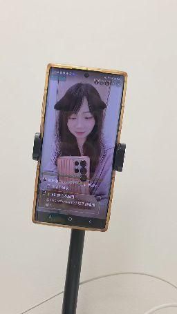 tuyiyi : 謝謝陪我第一次直播的你們😆