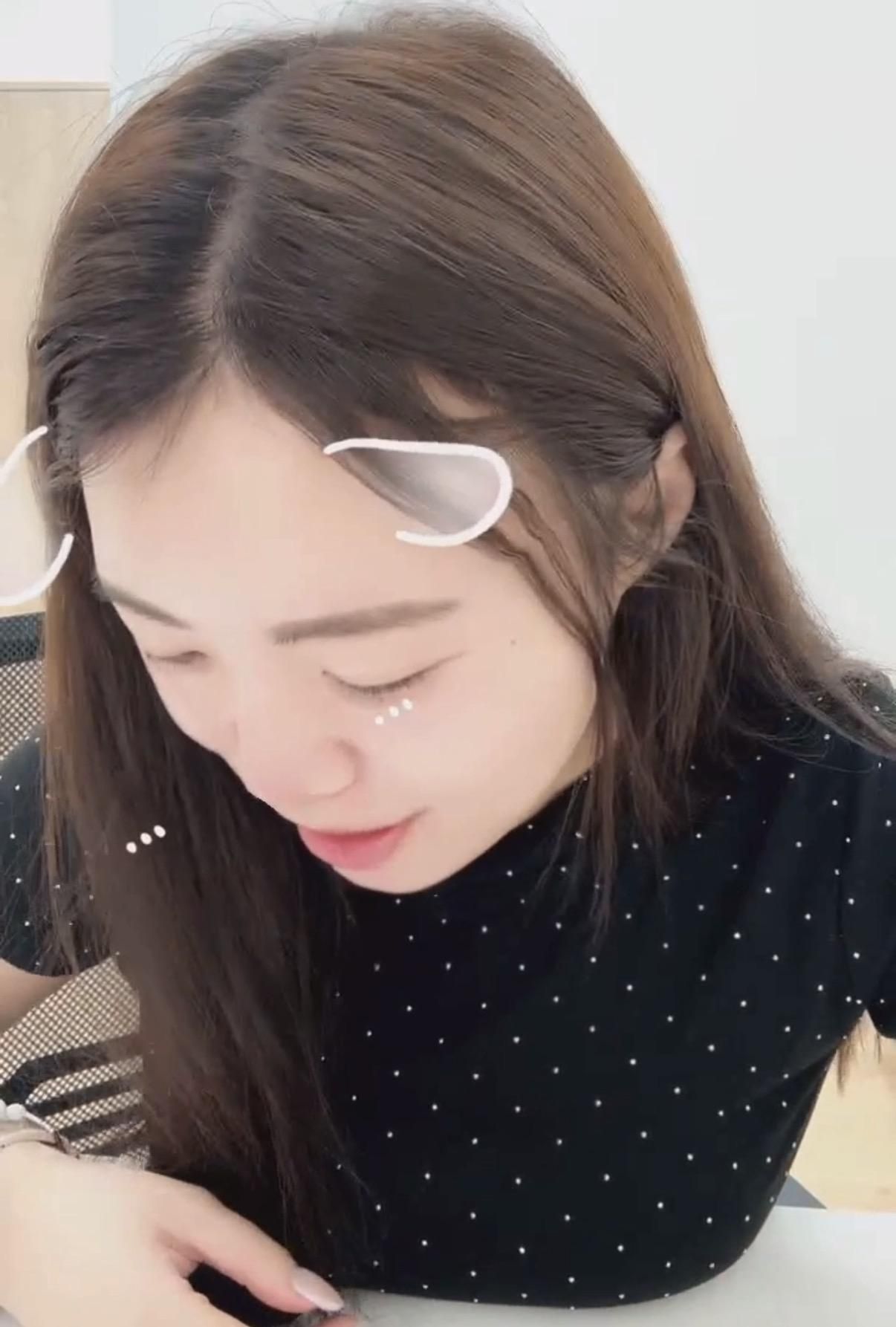 eebaby : 聽到一首會讓人很餓的歌🤣快來感受這超真實的快樂能量 #開懷大笑 #日常分享 #搞笑瞬間