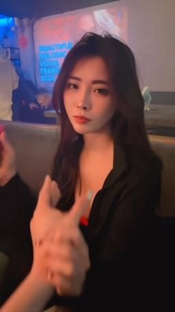alina_0725 : 想當掐我的，還是被吸的😏