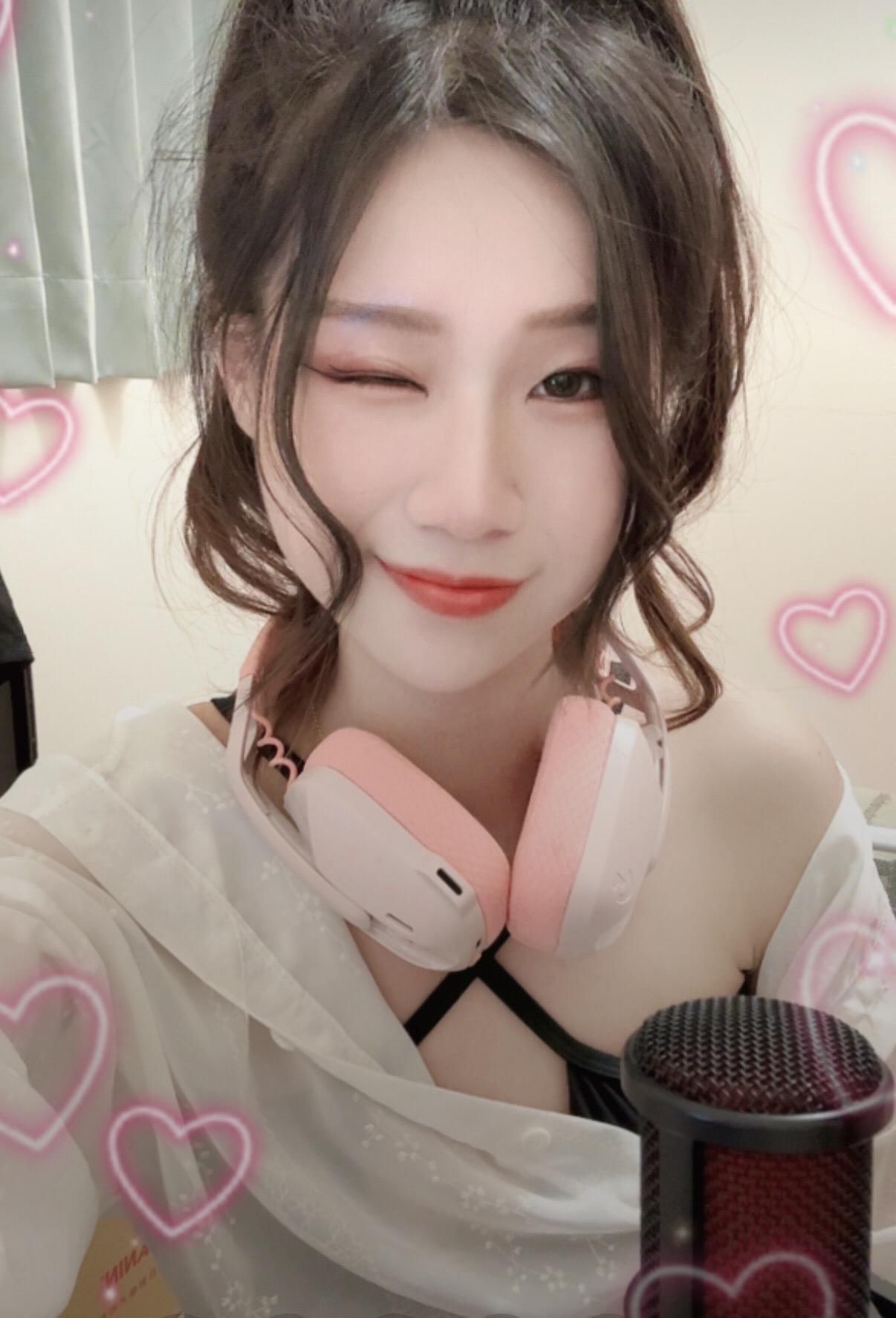 blackcat_meow : 👙