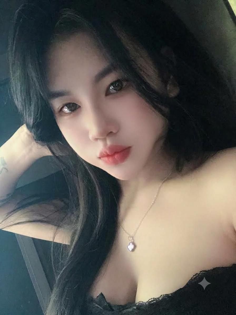 : 藏在領口下的粉色小驚喜，你接收到了嗎？💞 #驚喜 #性感穿搭 #微辣
