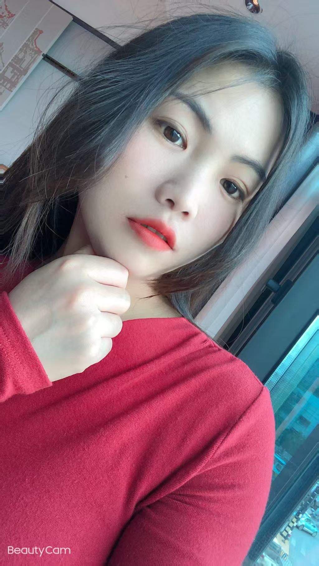 guest_428_3435d43bfa : 睡衣下的秘密...這波福利太有誠意了🫣 #深夜福利 #睡衣誘惑 #大膽