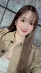 tofu__ : 花花很漂亮吧~💐
但你們Babe的眼睛應該是看我吧?😝💗