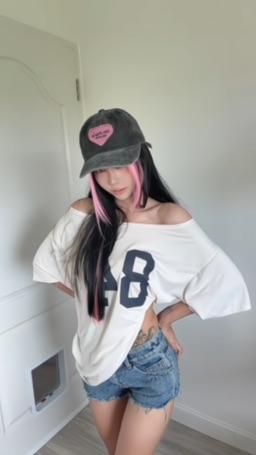lenaliy : 我的直播時間已經列在個人檔案裡了。有空的時候別忘了來找我哦！ 💗🐈‍⬛🤟🏻
