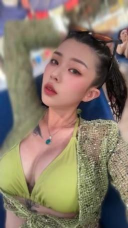  : 色色的比基尼