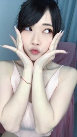 royababy : 今天想當個撒嬌鬼可以嗎🤭🤭