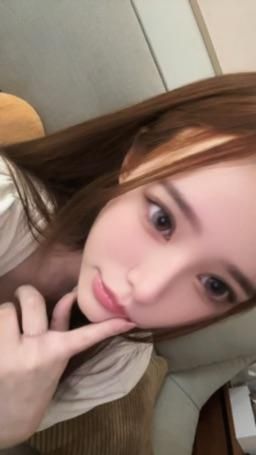 aprillady : 我偶爾打扮一下你知道我高幀率的樣子就好了🥺