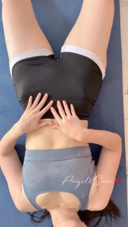 angelsam6699 : 都湿了，但小穴还没…