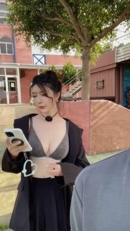 chihying_li : 這麼誘人不解鎖進來看嗎😍🔓