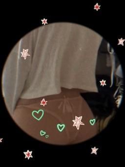 nini.kk : 小丁臀☺️☺️跟哥哥們打招乎