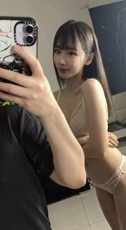 69greengreen : 今日房客：超美的長腿女神 @shin0126 😍
Instagram：jojo7788520
https://www.instagram.com/jojo7788520?rpxt=cHBjNGd0cmZ4Ymtx