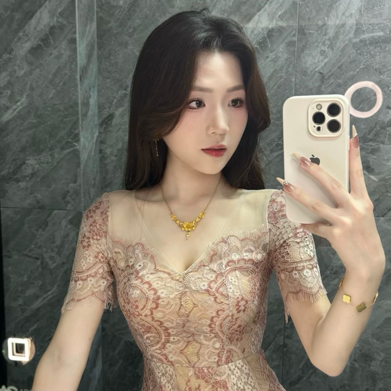 i**************8's avatar